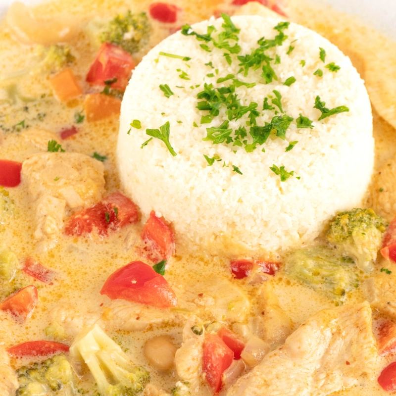 Keto Coconut Chicken Curry Mobile Featured Image