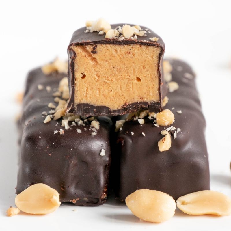 Keto Peanut Butter Chocolate Bars Mobile Featured Image